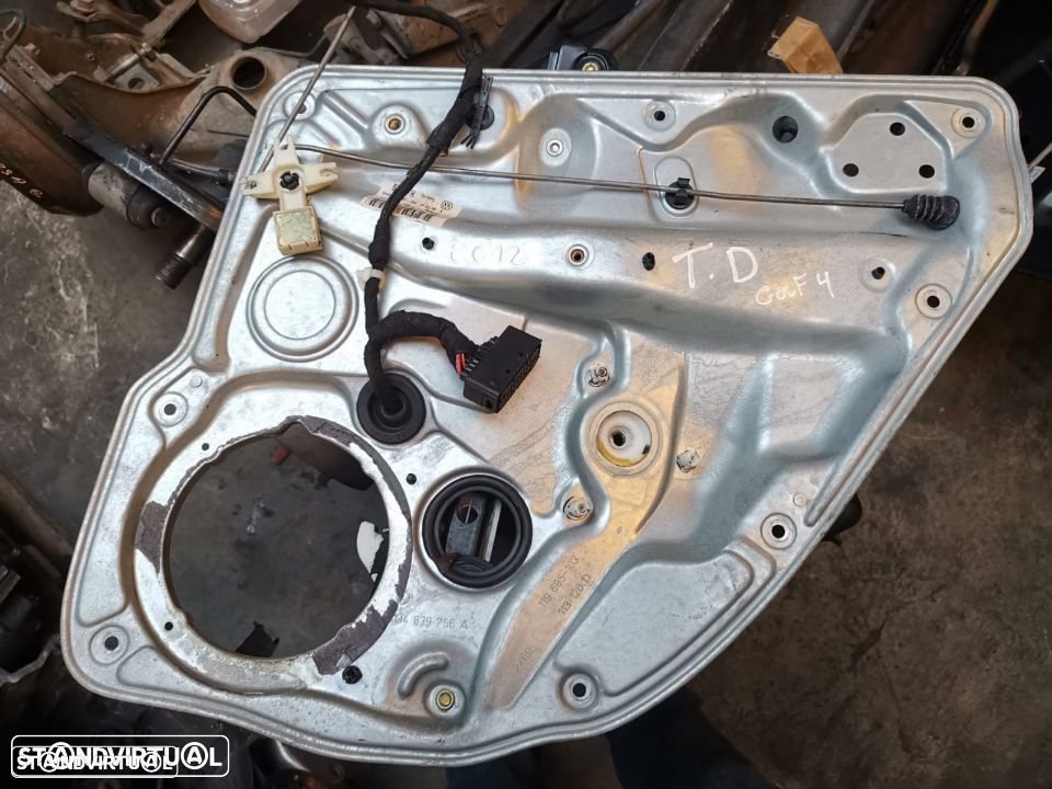 VW GOLF IV 4 ELEVADOR TRAS DIREITO - E012 - 1