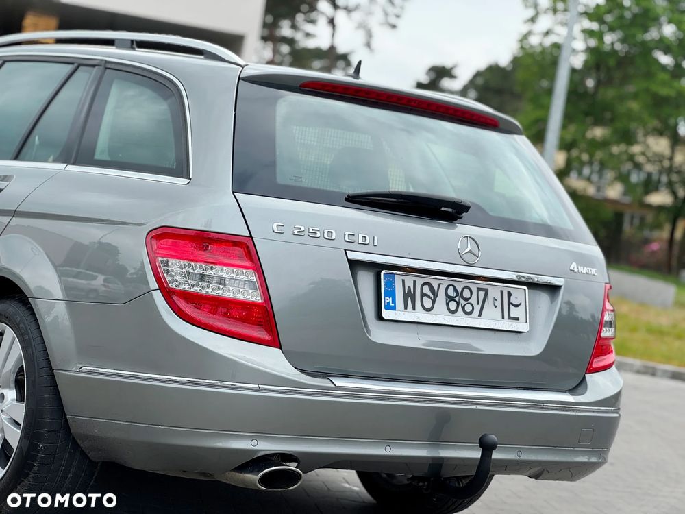Mercedes-Benz Klasa C 250 CDI DPF 4Matic 7G-TRONIC BlueEFFICIENCY Elegance - 13