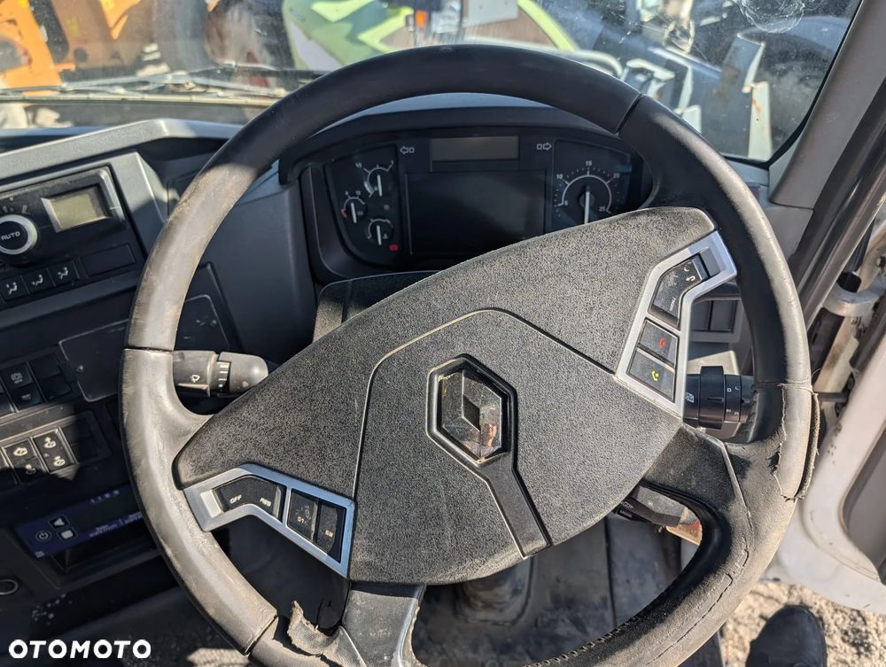 Renault C430 8x4 - 13