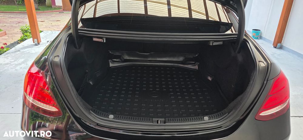 Mercedes-Benz E 220 d 9G-TRONIC AMG Line - 16