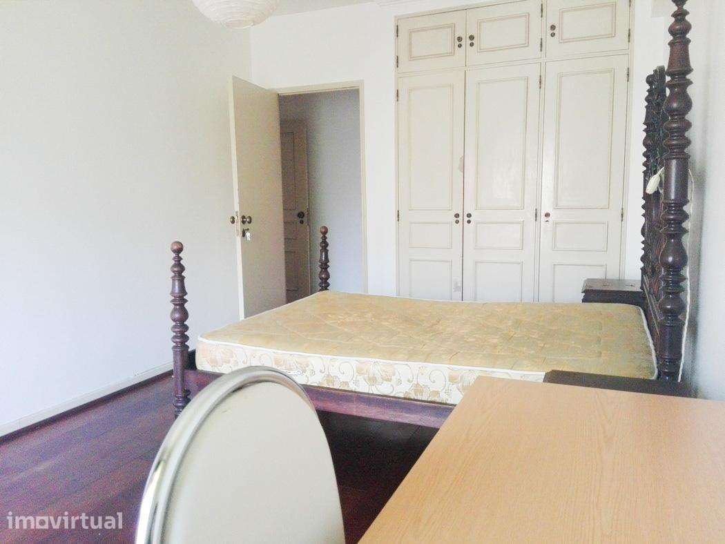 Quarto em Coimbra (R. Carlos Seixas) - Grande imagem: 3/12