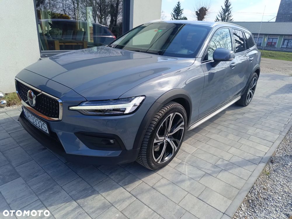 Volvo V60 Cross Country Plus B5 B AWD - 4
