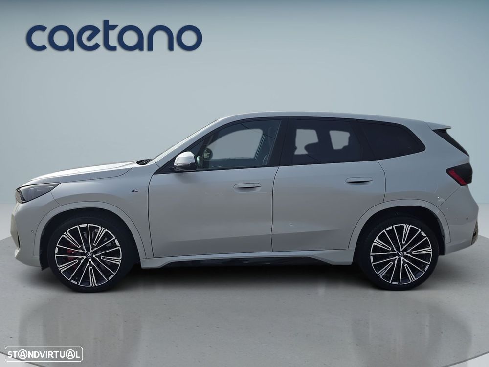 BMW iX1 eDrive20 Pack Desportivo M Pro - 5