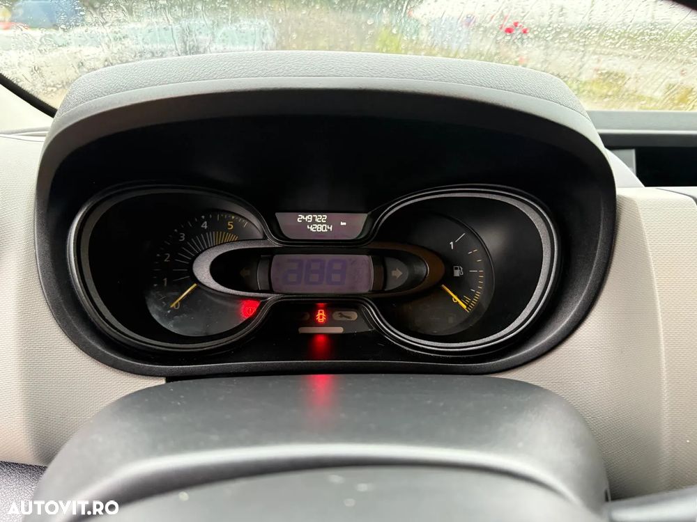 Renault Trafic - 8