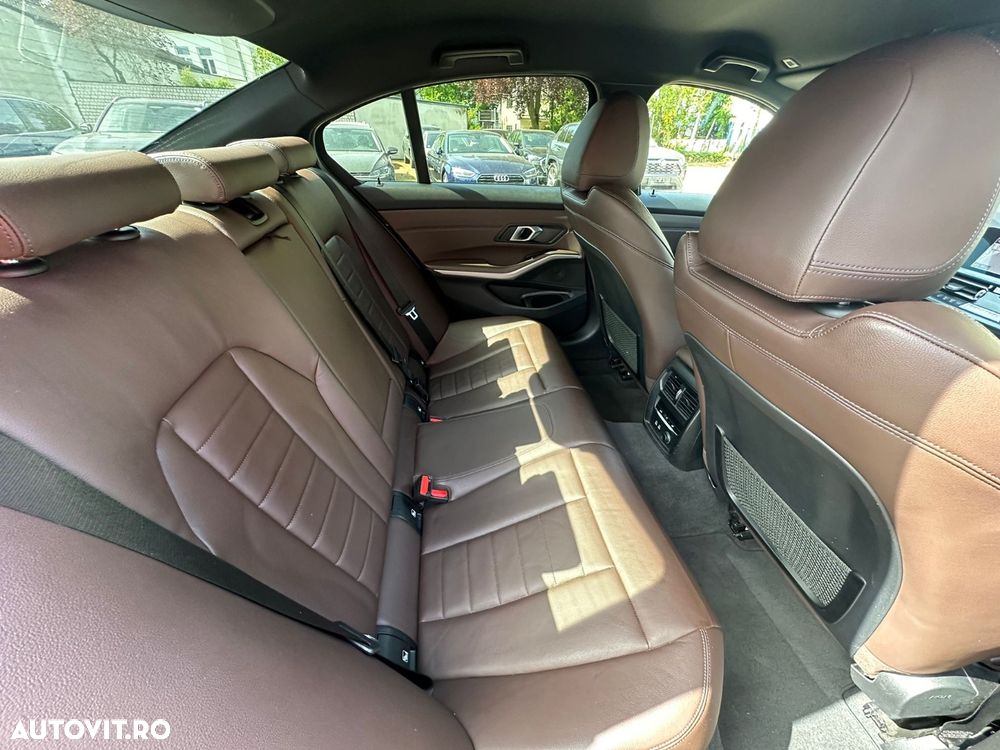 BMW Seria 3 330e Aut. Sport Line - 16