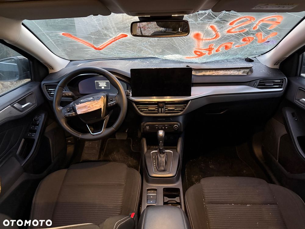 Ford Focus 1.0 EcoBoost Hybrid ACTIVE X - 26