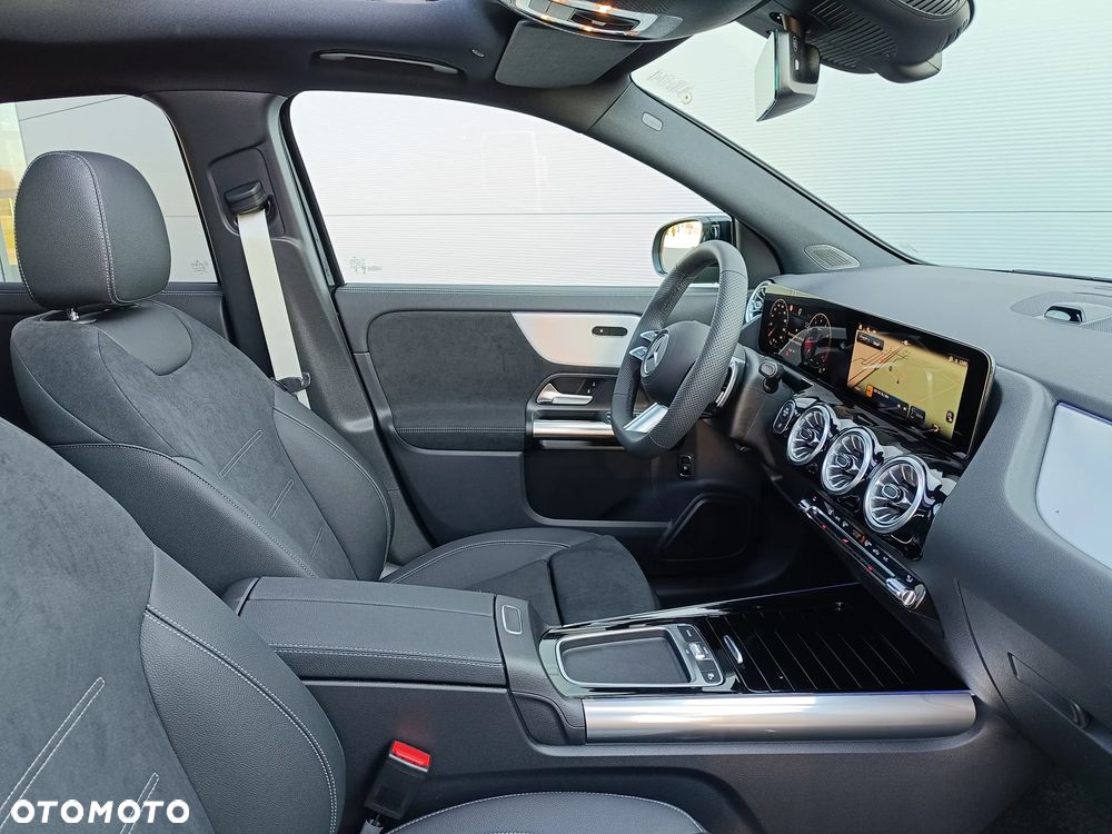 Mercedes-Benz GLA 220 mHEV 4-Matic AMG Line 8G-DCT - 5