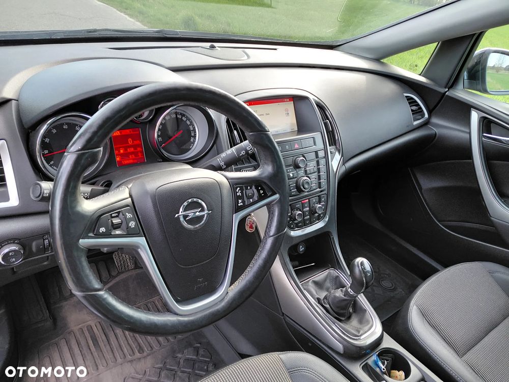 Opel Astra 1.4 T Cosmo - 14