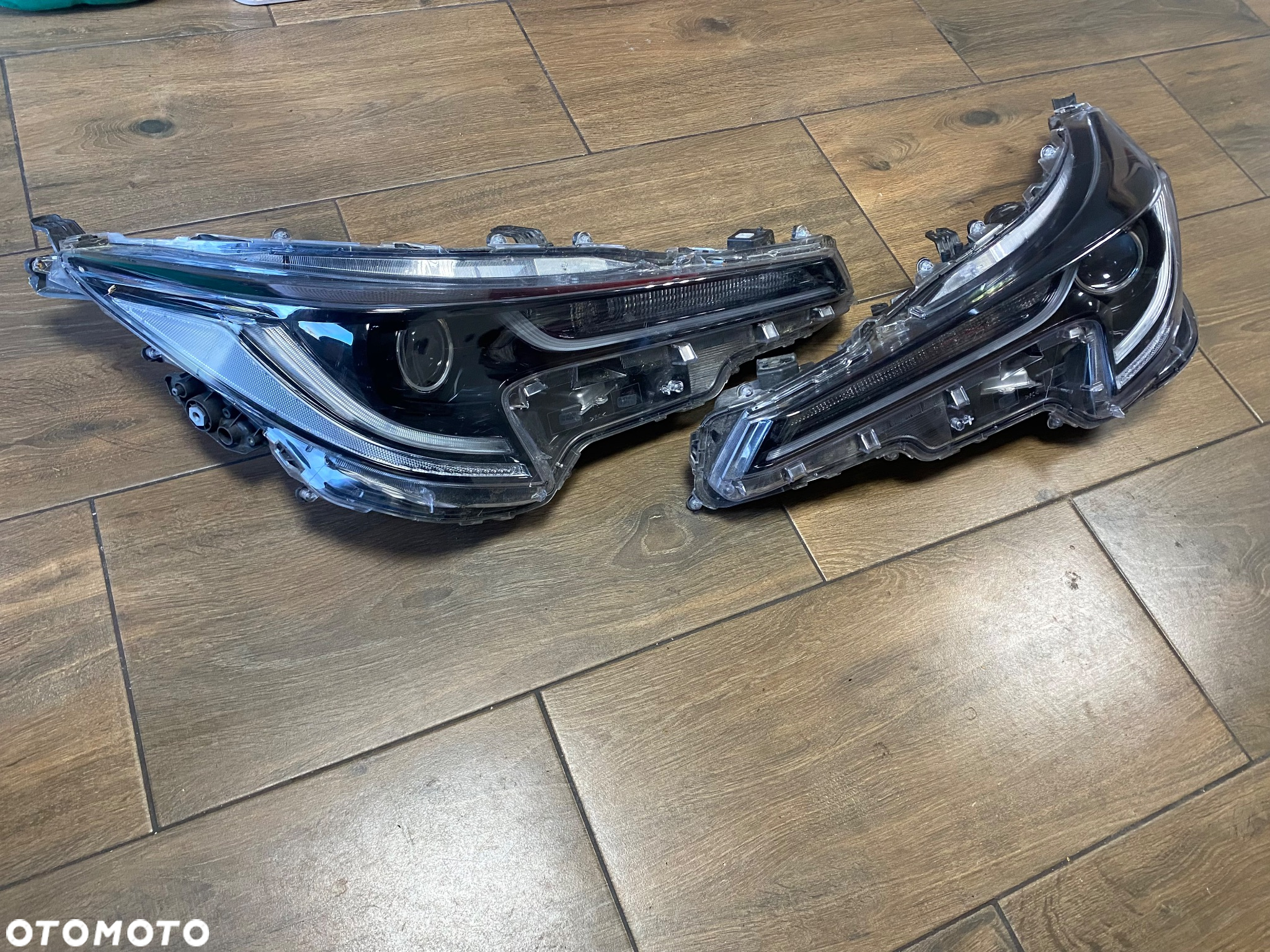 COROLLA E21 LAMPA FULL LED PR/LEW KMP ORG - 3