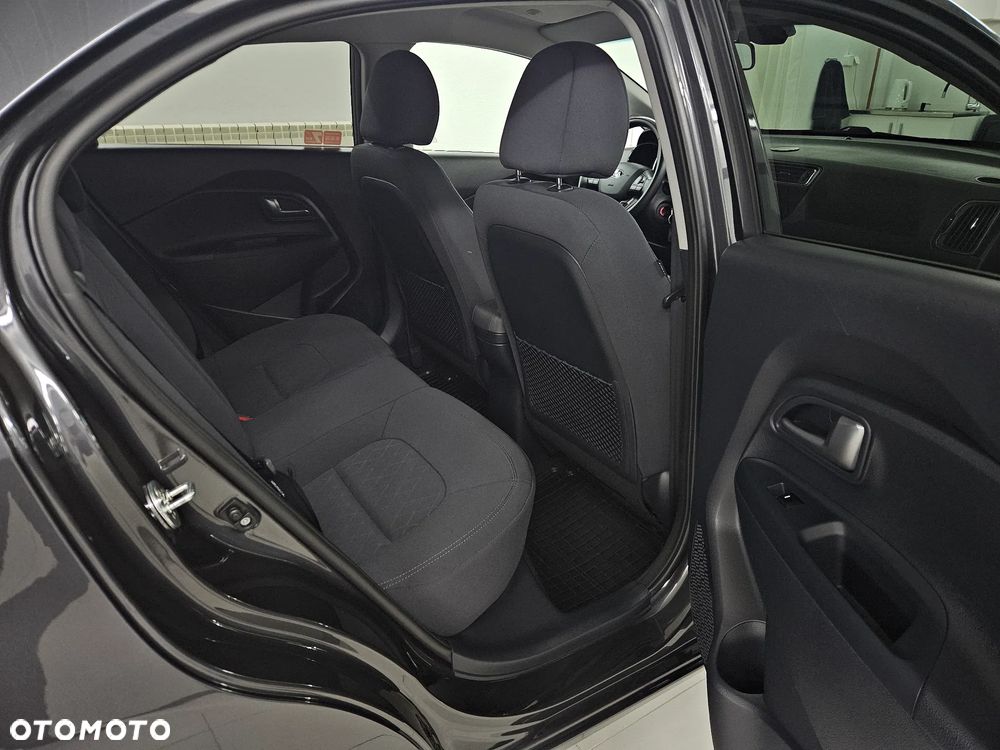 Kia Rio 1.2 L - 22