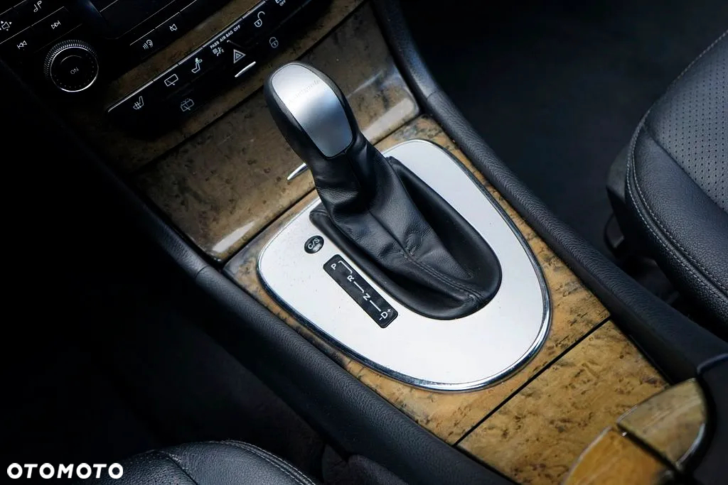 Mercedes-Benz Klasa E 200 T CDI Automatik Avantgarde - 32