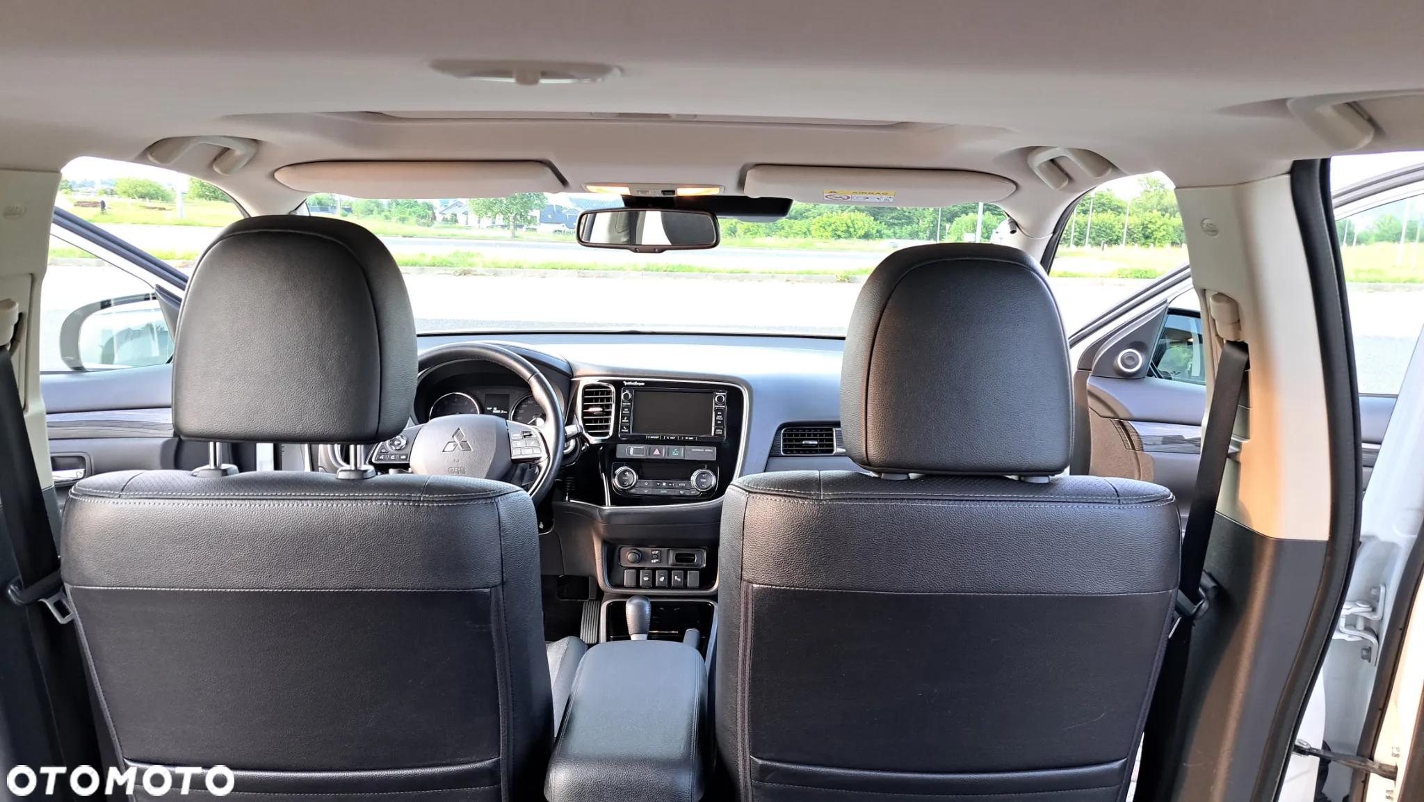 Mitsubishi Outlander 2.0 Instyle Navi 4WD CVT - 19
