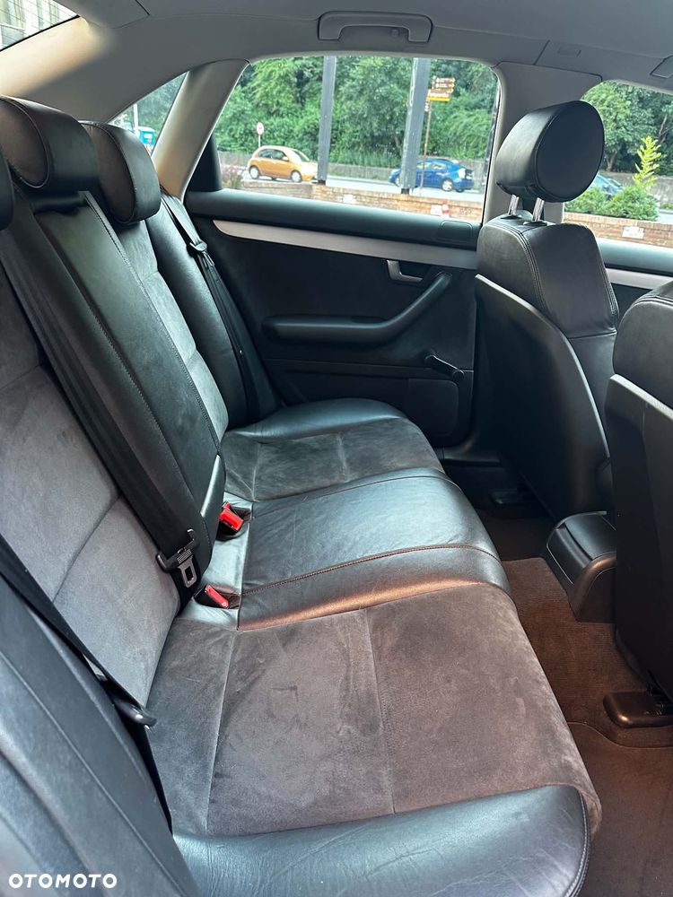 Audi A4 Limousine - 9
