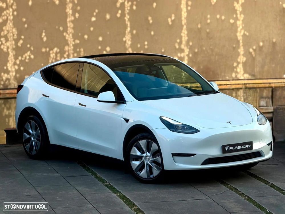 Tesla Model Y Long Range Dual Motor AWD - 2