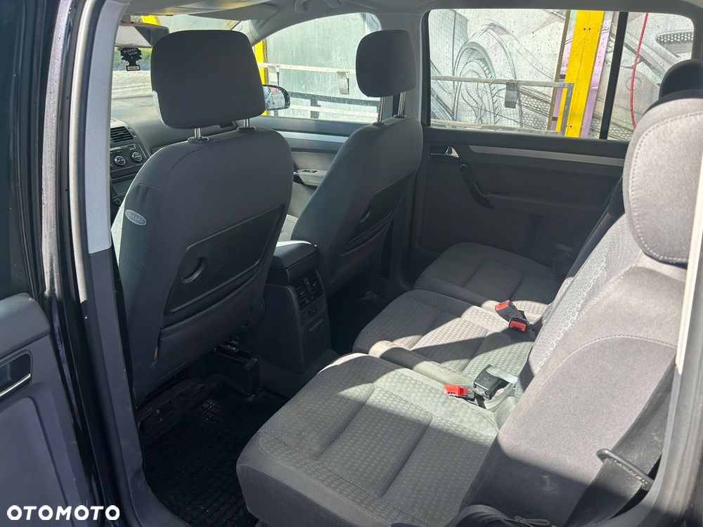Volkswagen Touran 1.9 TDI Highline - 14
