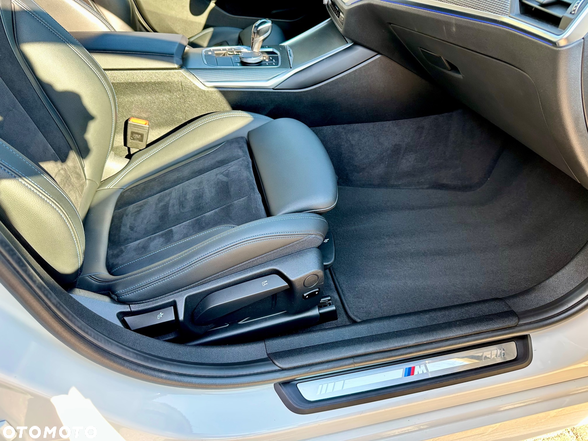BMW Seria 3 318i M Sport - 11