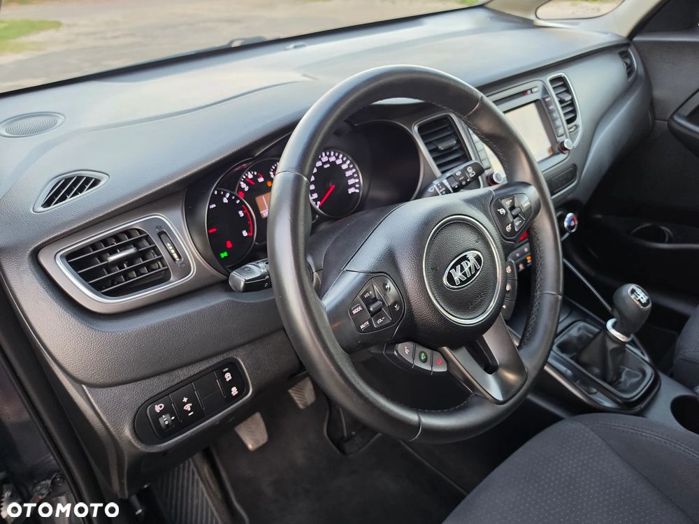 Kia Carens 1.7 CRDi XL 7os - 19