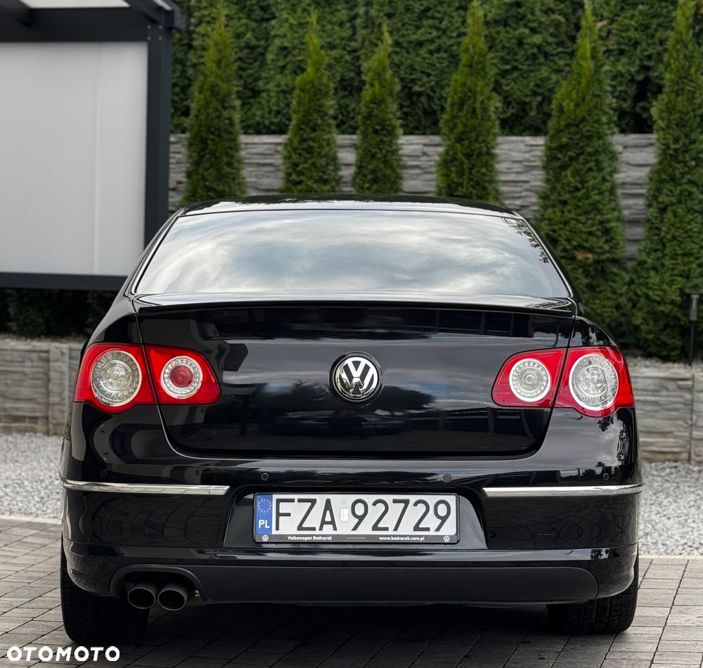 Volkswagen Passat 2.0 TDI BlueMotion Technology R-Line - 9