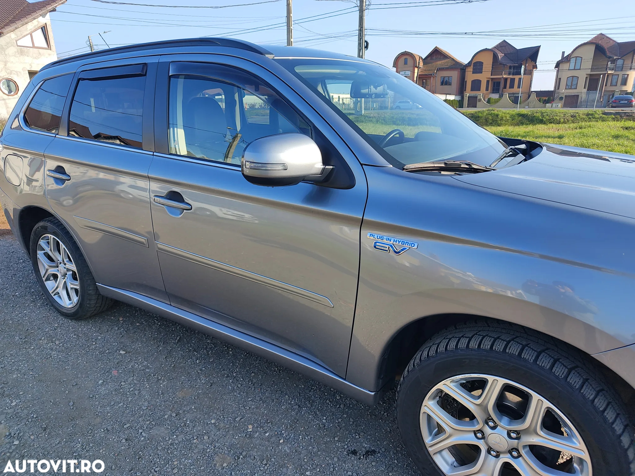 Mitsubishi Outlander 2.0 4WD Plug-In Hybrid - 2