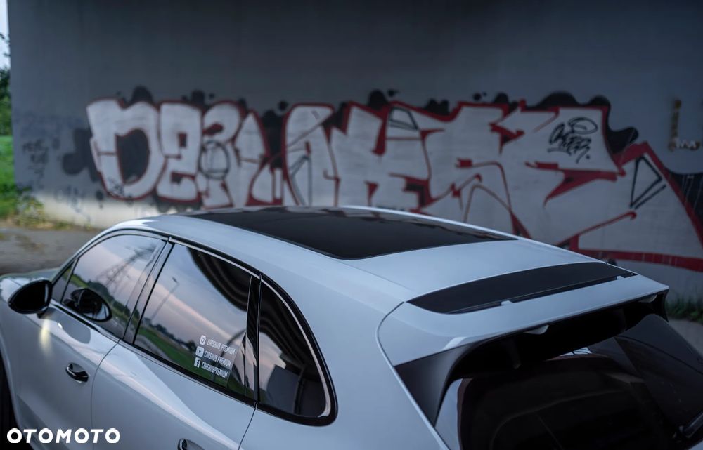 Porsche Cayenne S - 16