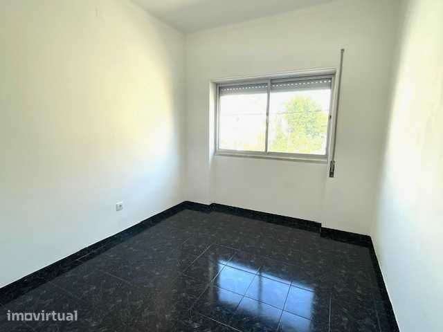 Apartamento T2 na Verderena - Grande imagem: 2/7