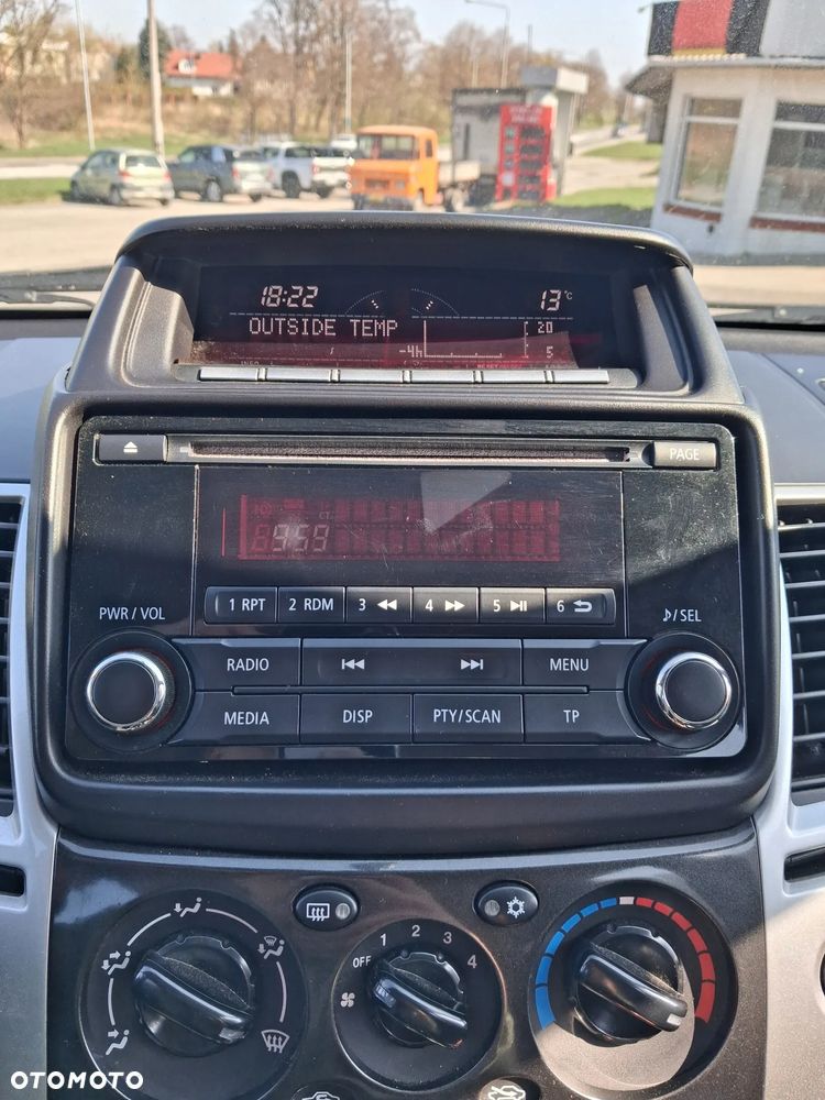 Mitsubishi Pajero Sport - 14