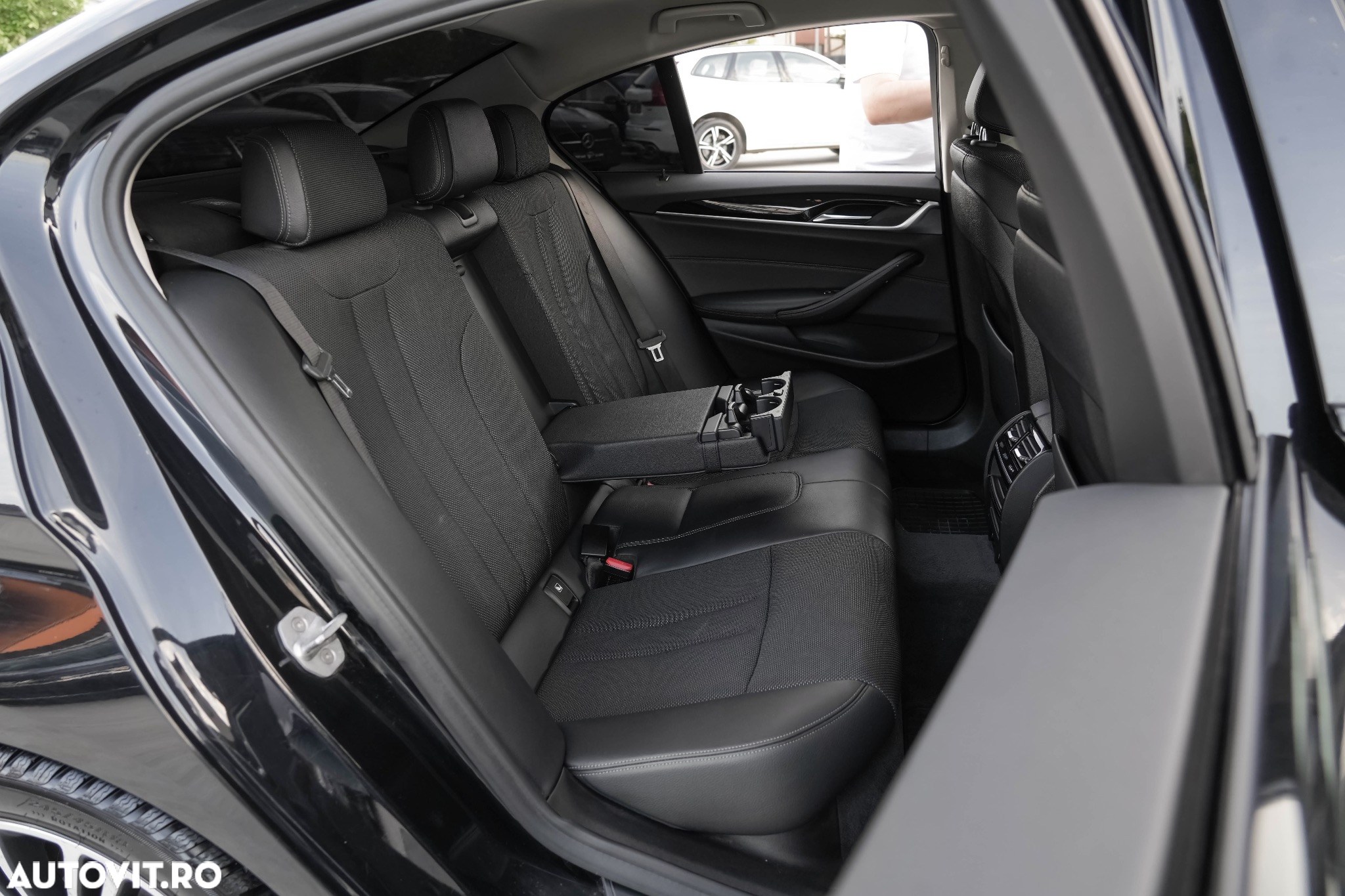 BMW Seria 5 520d Aut. Sport Line - 12
