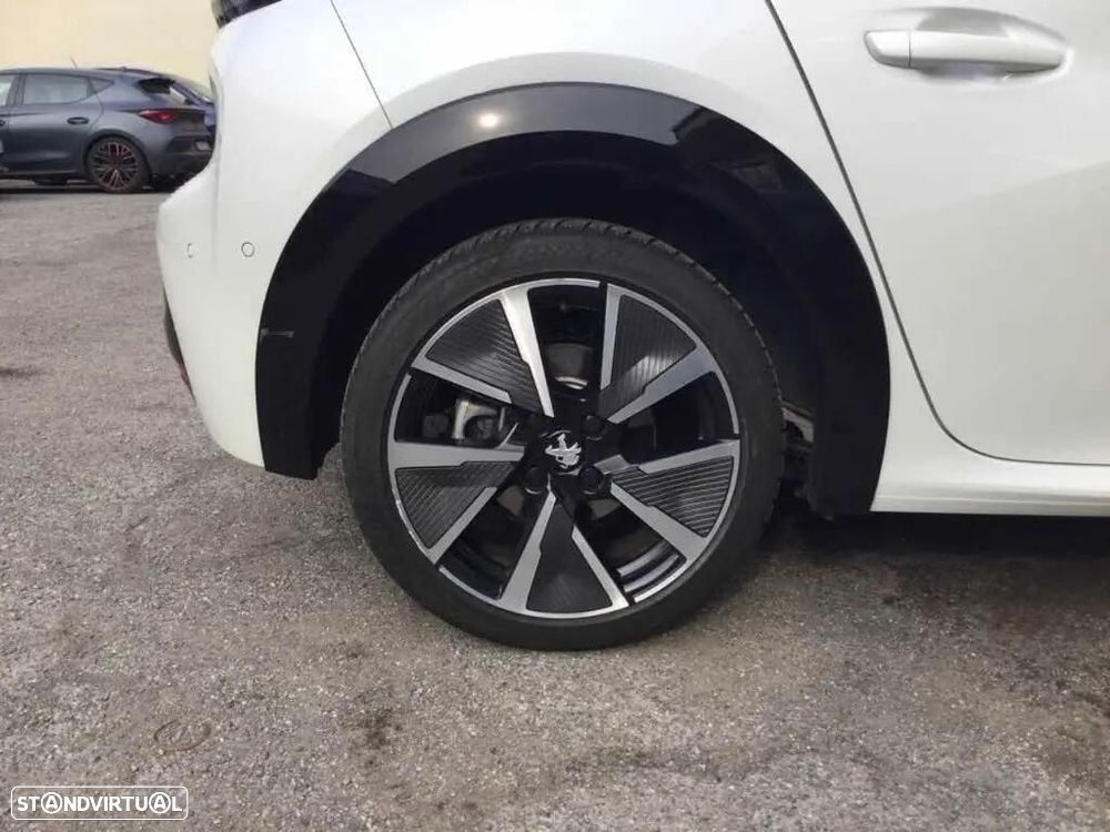 Peugeot e-208 - 6