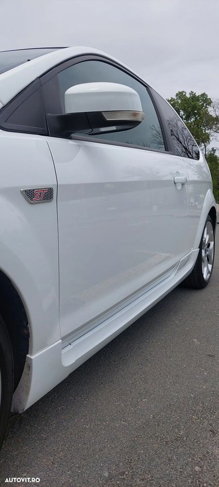 Ford Focus 2.5 ST Rally - 10