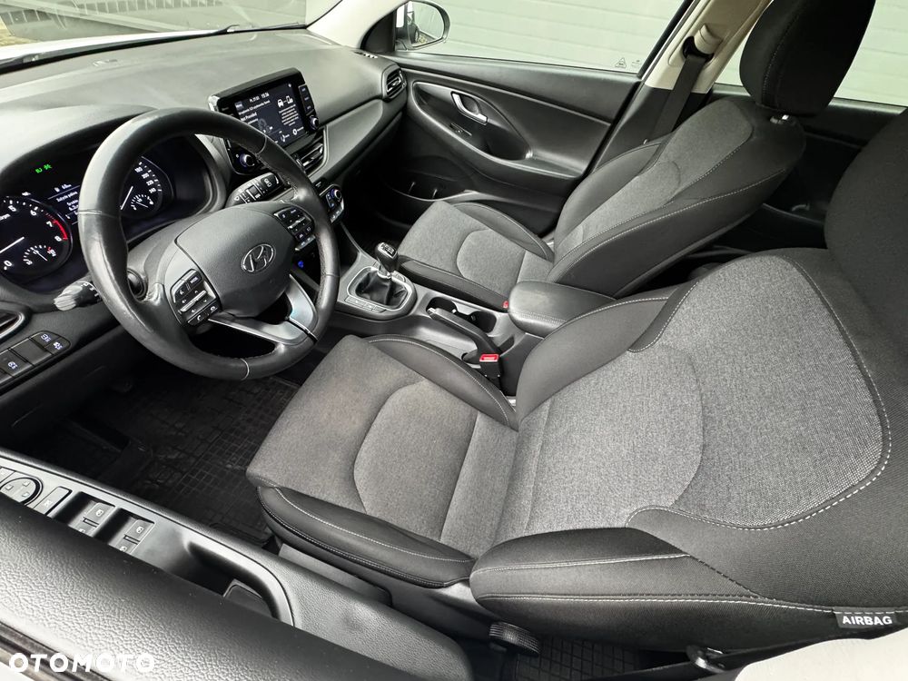 Hyundai i30 1.5 DPI Smart - 31