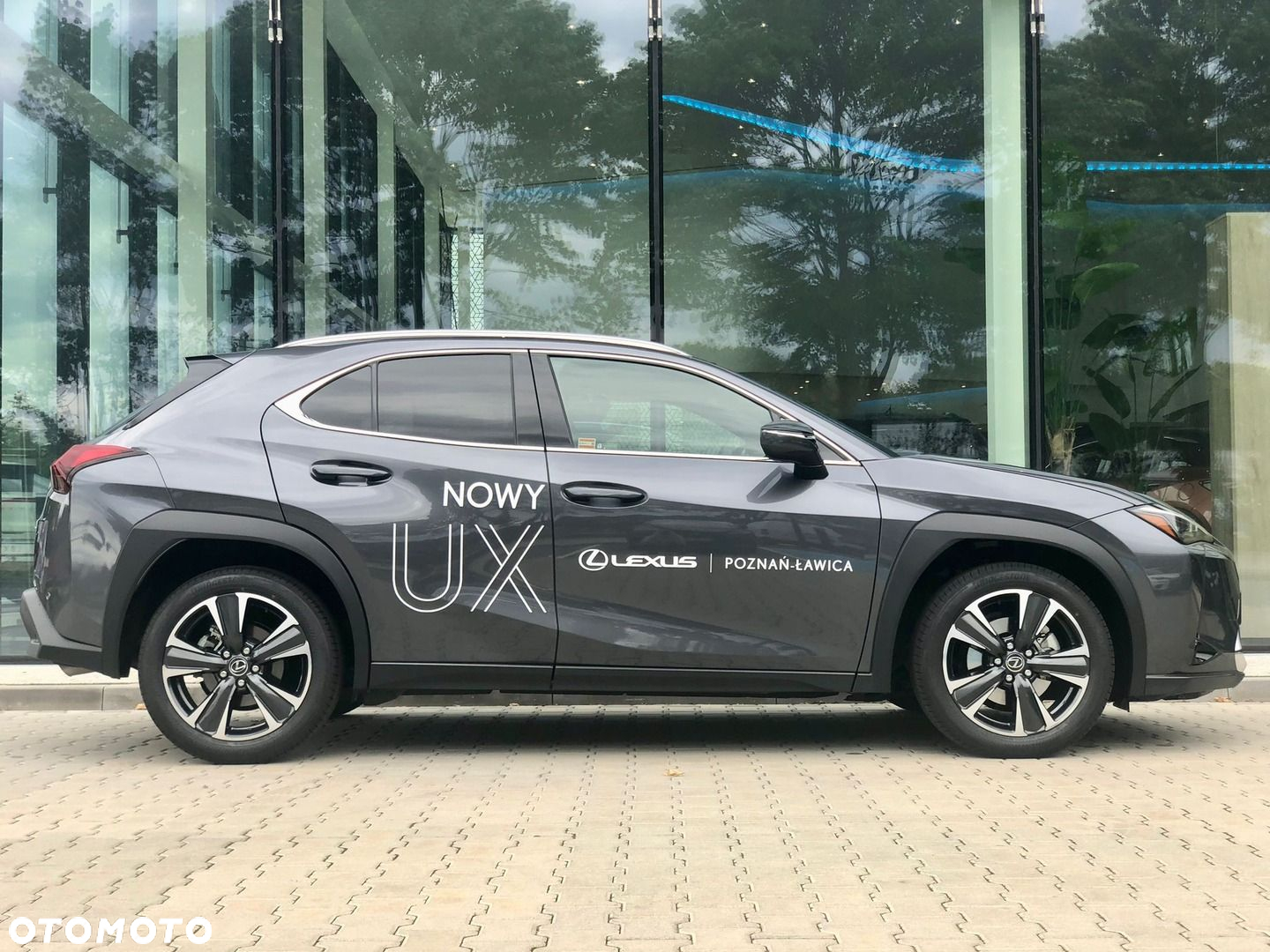 Lexus UX - 3