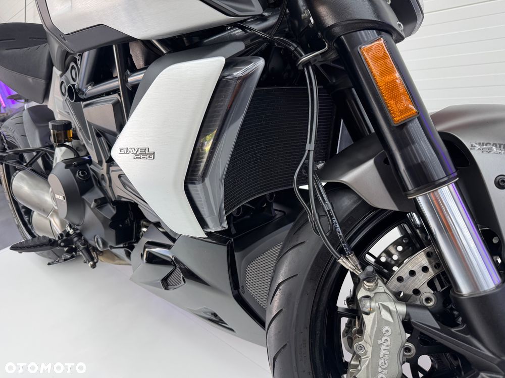 Ducati Diavel - 12
