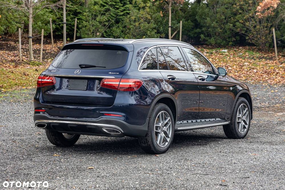 Mercedes-Benz GLC 300 4Matic 9G-TRONIC AMG Line - 8