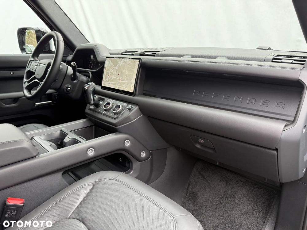 Land Rover Defender 110 D300 X-Dynamic HSE - 9