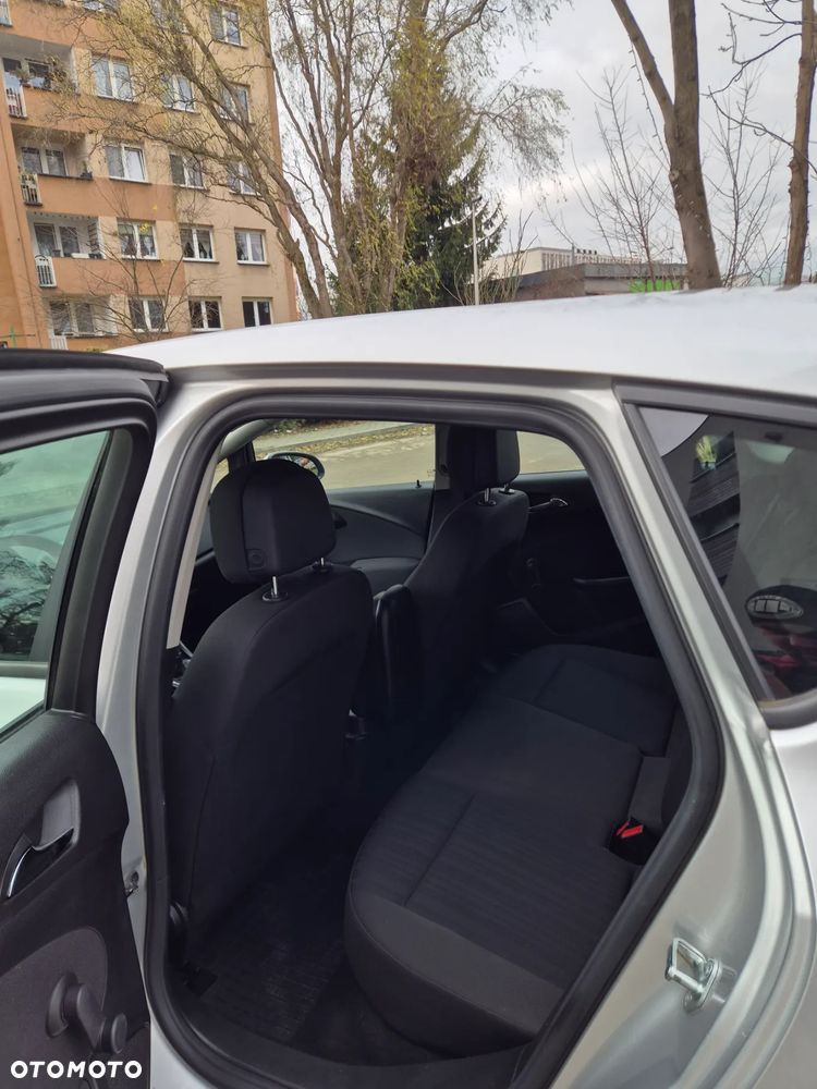 Opel Astra 1.6 Essentia EU6 - 11