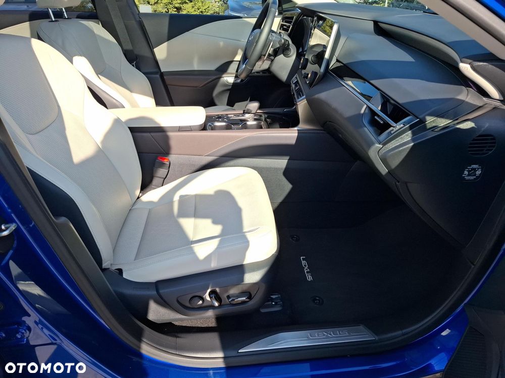 Lexus RX - 15