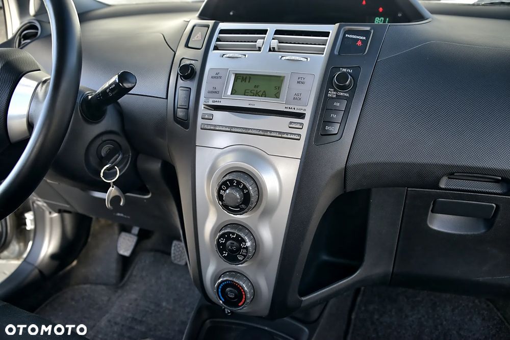 Toyota Yaris 1.4 D-4D - 28
