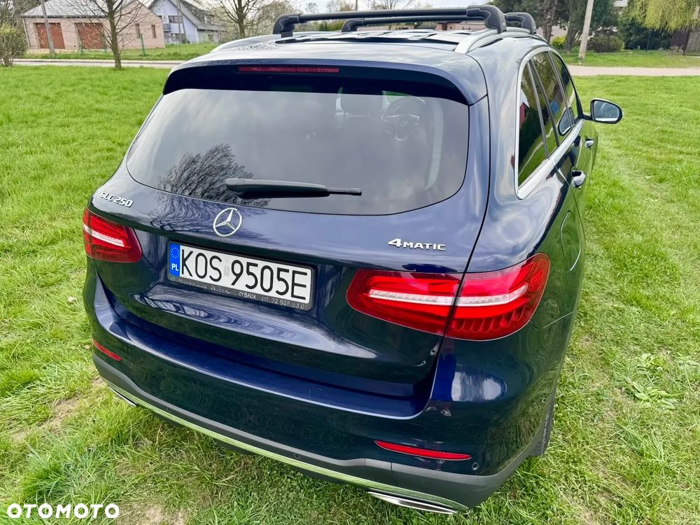 Mercedes-Benz GLC 250 4Matic 9G-TRONIC AMG Line - 15