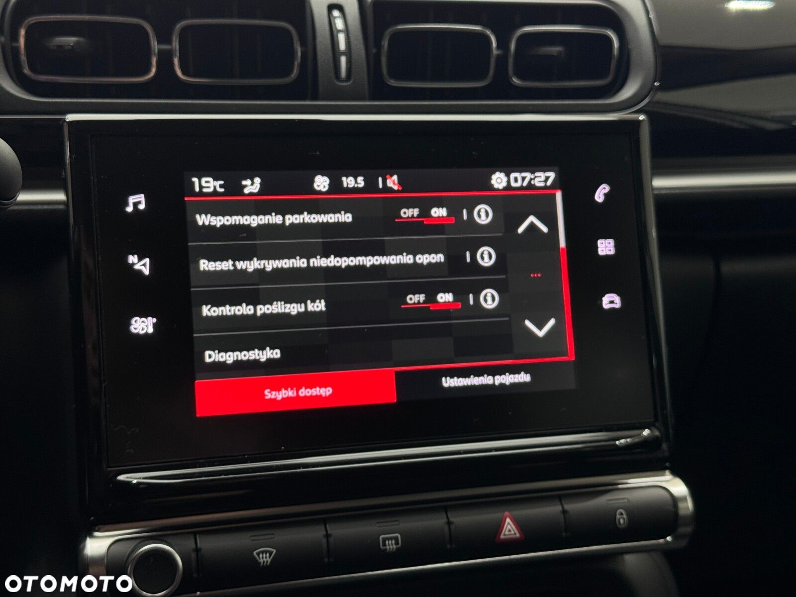 Citroën C3 1.2 PureTech Shine - 32