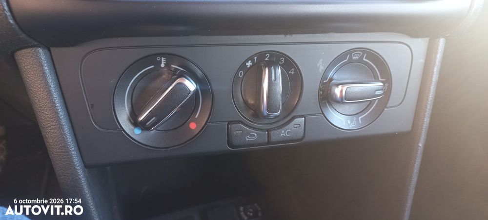 Volkswagen Polo - 11