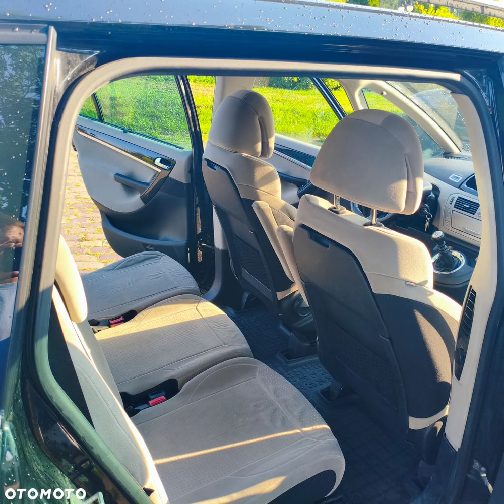 Citroën C4 Grand Picasso 2.0 HDi Exclusive - 32