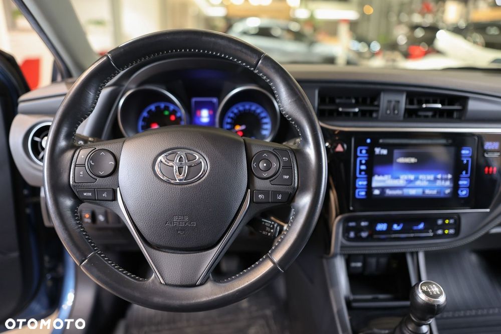 Toyota Auris - 11