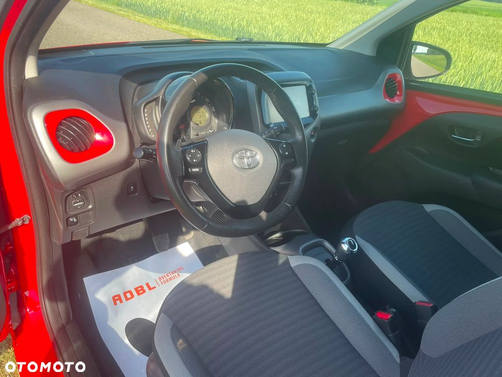 Toyota Aygo x.shift x-play connect - 7