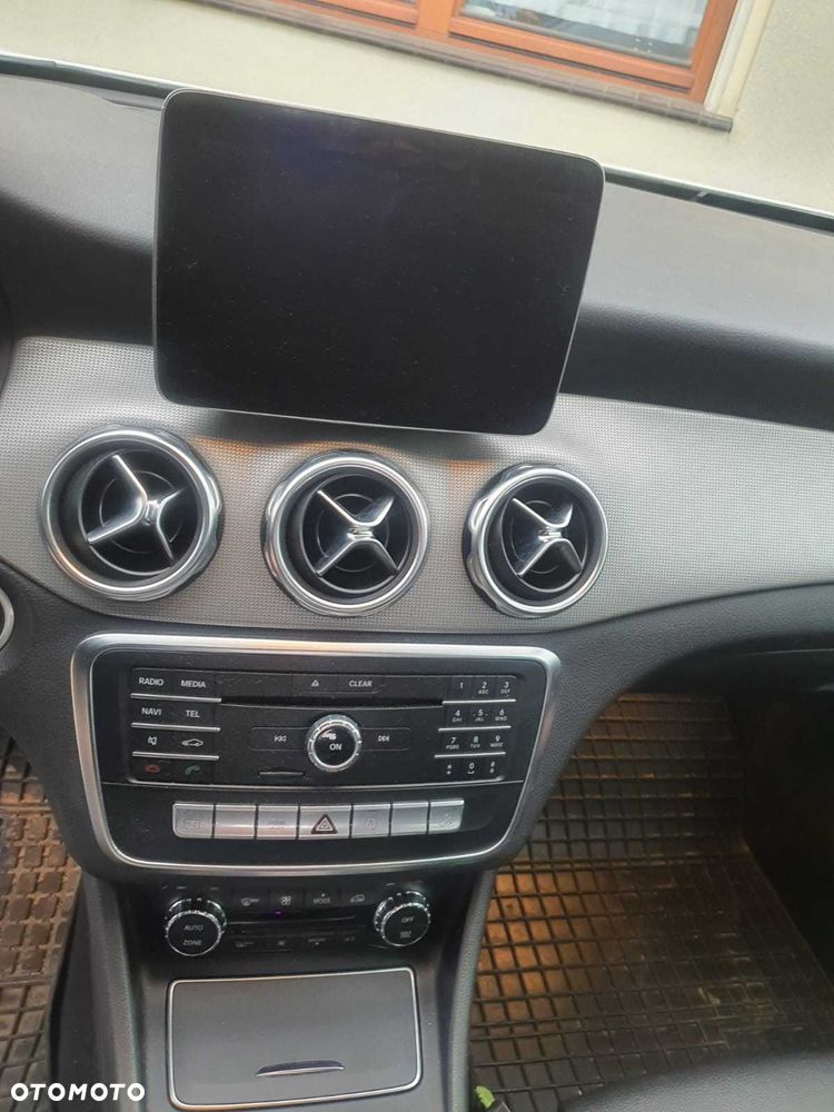 Mercedes-Benz GLA - 6