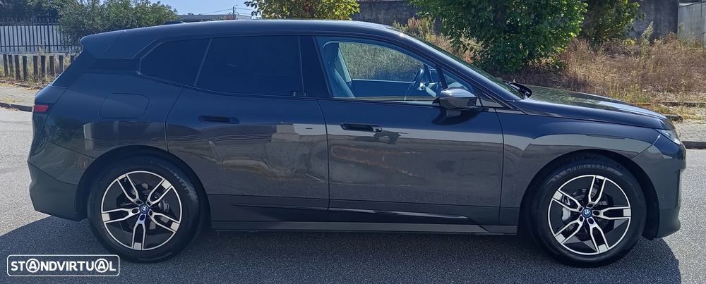 BMW iX xDrive40 - 4