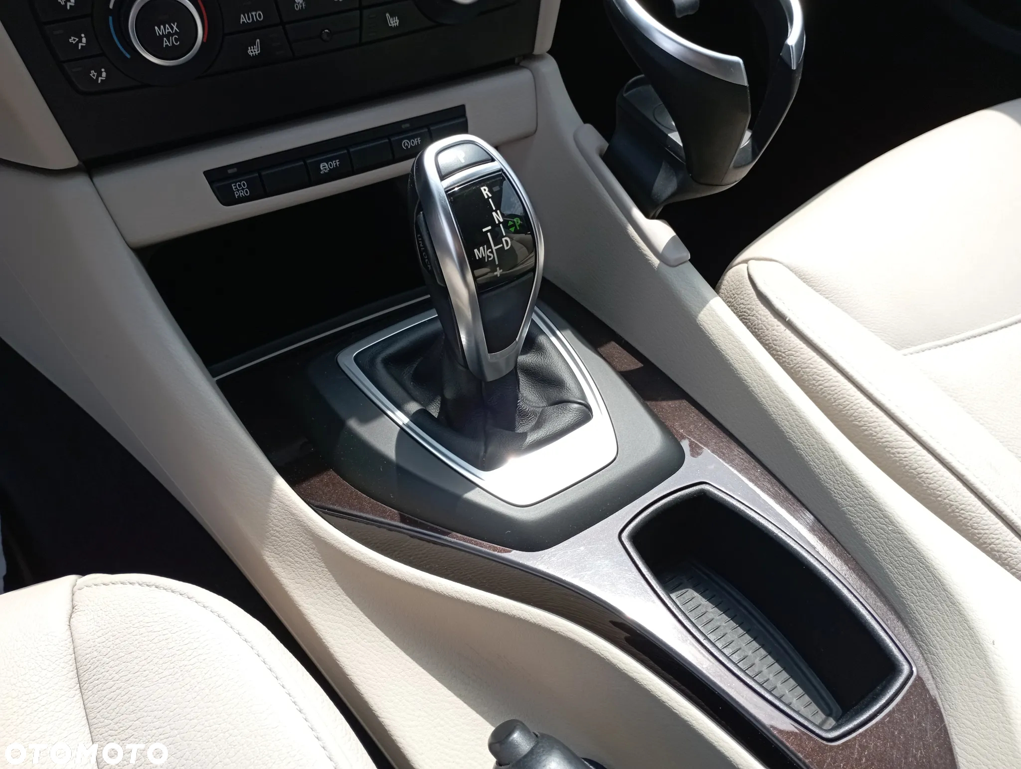 BMW X1 sDrive18d xLine - 27