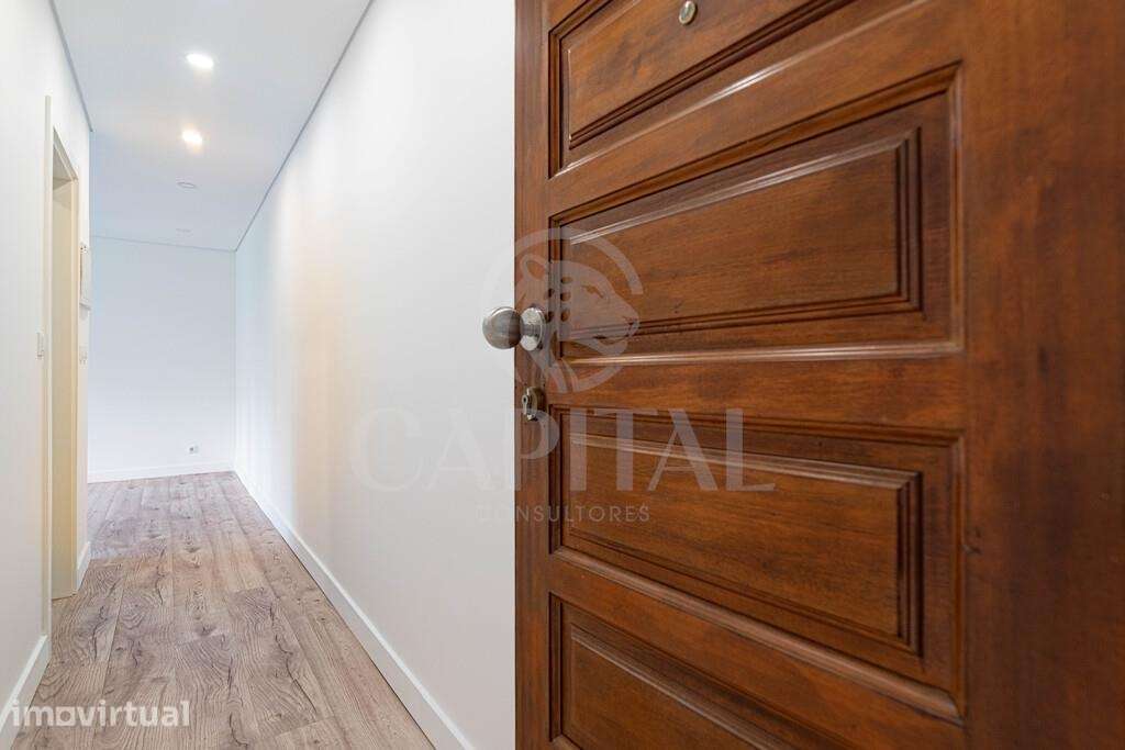 Apartamento totalmente renovado - Centro de Massama - Grande imagem: 3/23