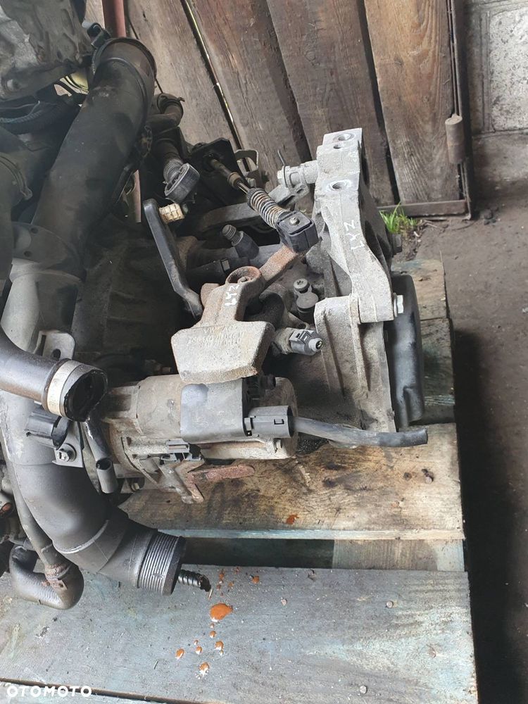 SKRZYNIA BIEGÓW LYZ VW AUDI  SEAT 1.6 TDI - 2