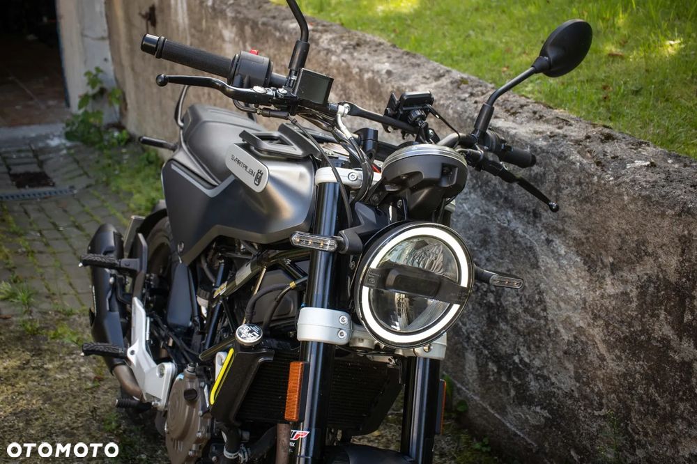 Husqvarna Svartpilen - 4