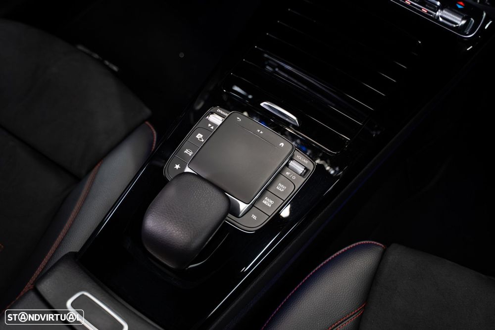 Mercedes-Benz CLA 220 d Shooting Brake 8G-DCT AMG Line - 35